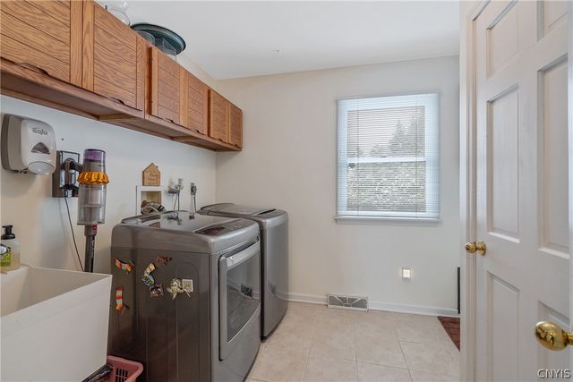 4881 Bentbrook Drive, Manlius, NY 13104