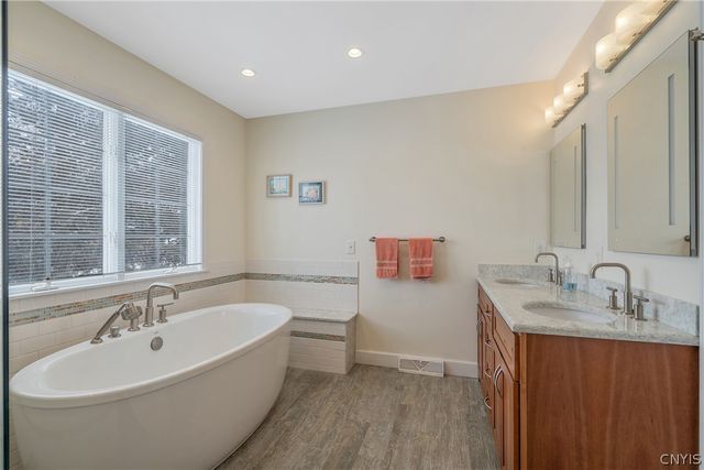 4881 Bentbrook Drive, Manlius, NY 13104