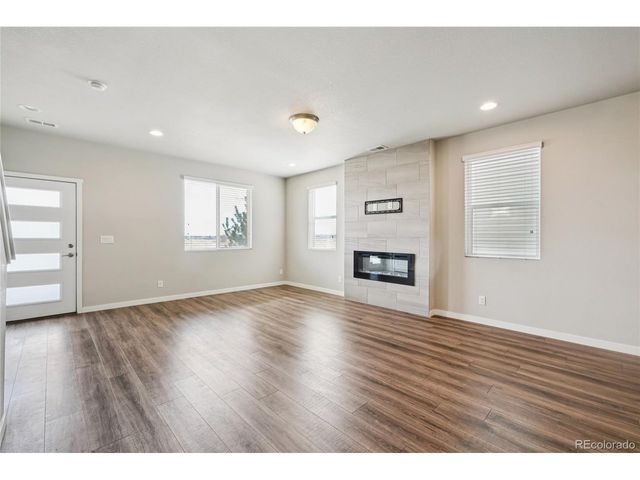 1077 Mountain Dr A, Longmont, CO 80503