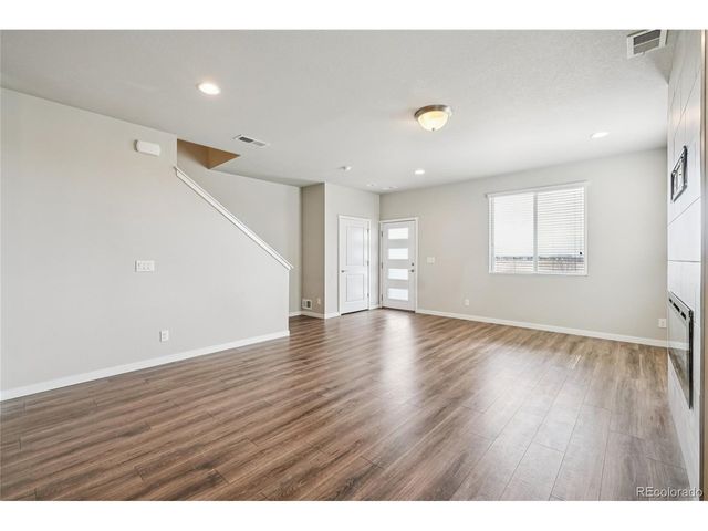 1077 Mountain Dr A, Longmont, CO 80503