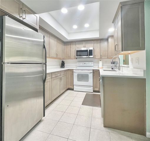 700 STARKEY ROAD 814, Largo, FL 33771