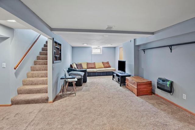 7040 Jersey Avenue N, Brooklyn Park, MN 55428
