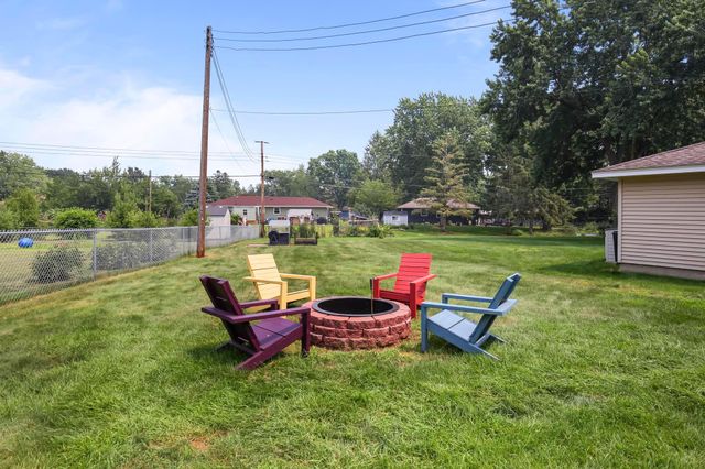 7040 Jersey Avenue N, Brooklyn Park, MN 55428