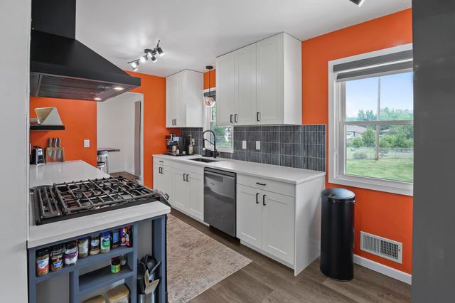 7040 Jersey Avenue N, Brooklyn Park, MN 55428