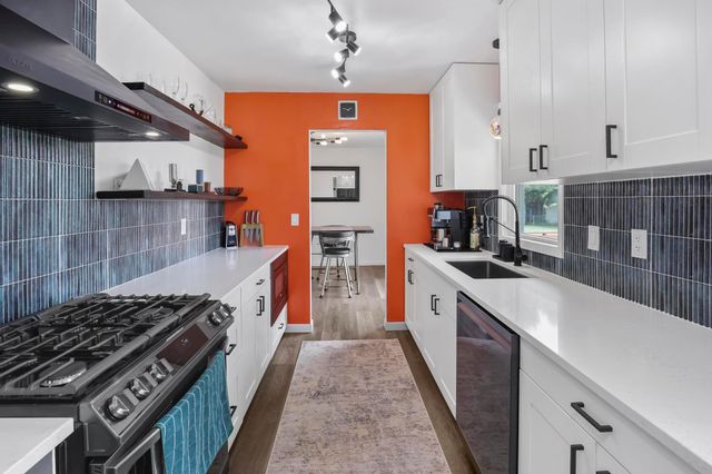 7040 Jersey Avenue N, Brooklyn Park, MN 55428