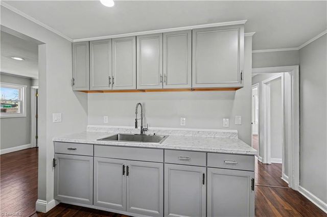 504 Ellwood Drive, High Point, NC 27260