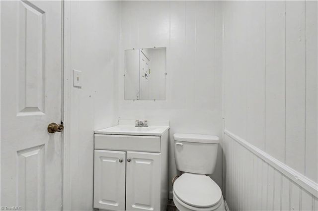 504 Ellwood Drive, High Point, NC 27260