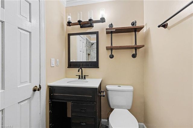 504 Ellwood Drive, High Point, NC 27260