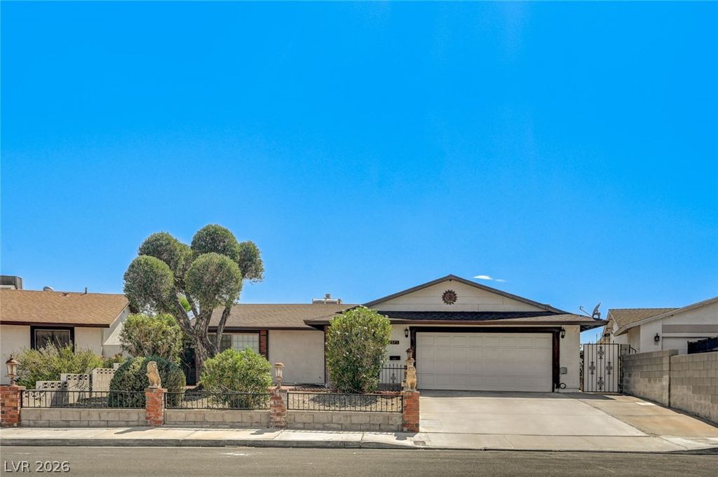 3573 Moraga Drive, Las Vegas, NV 89103 — exterior