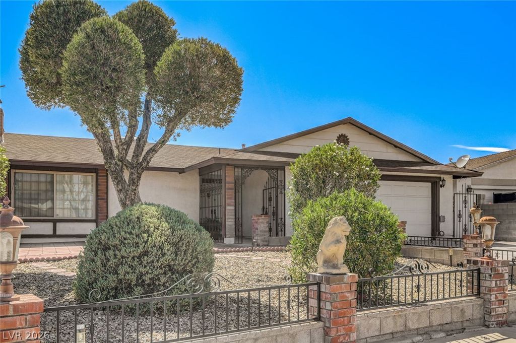 3573 Moraga Drive, Las Vegas, NV 89103 — photo 3