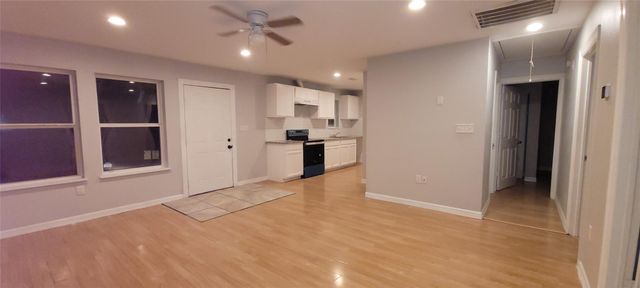 7608 E Magnolia Street B, Houston, TX 77012
