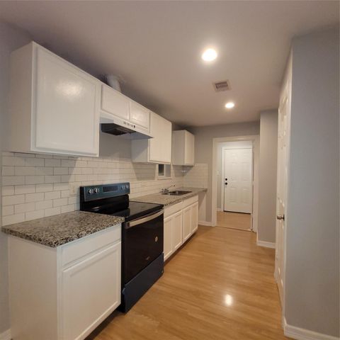 7608 E Magnolia Street B, Houston, TX 77012