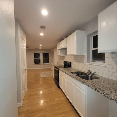 7608 E Magnolia Street B, Houston, TX 77012