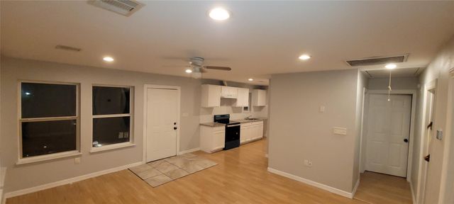 7608 E Magnolia Street B, Houston, TX 77012