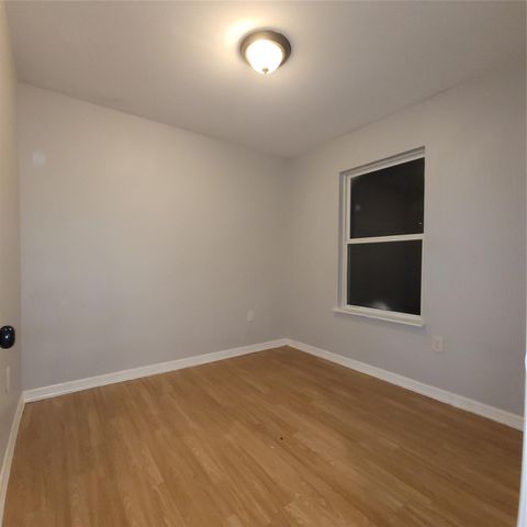 7608 E Magnolia Street B, Houston, TX 77012