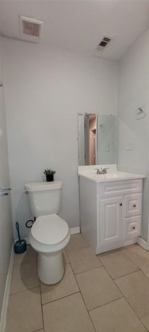 7608 E Magnolia Street B, Houston, TX 77012