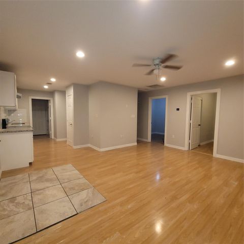 7608 E Magnolia Street B, Houston, TX 77012