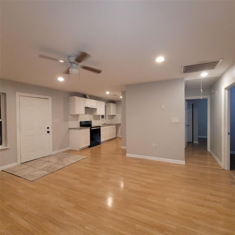 7608 E Magnolia Street B, Houston, TX 77012