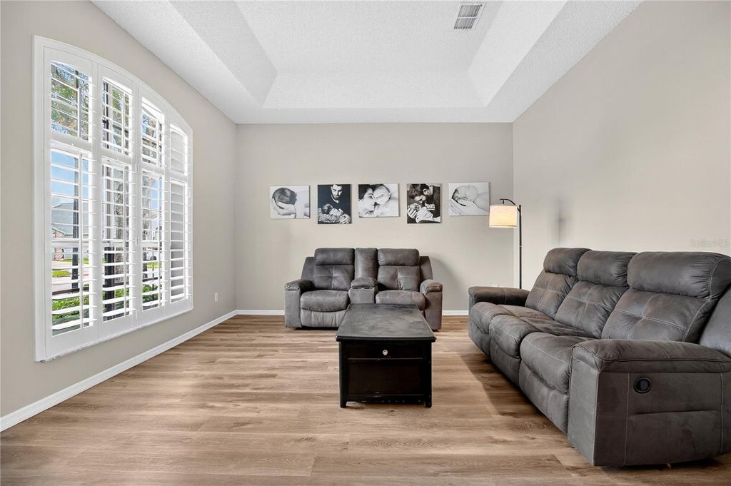 Image 2 of property listing at 13691 CRYSTAL RIVER DRIVE, Orlando, FL 32828