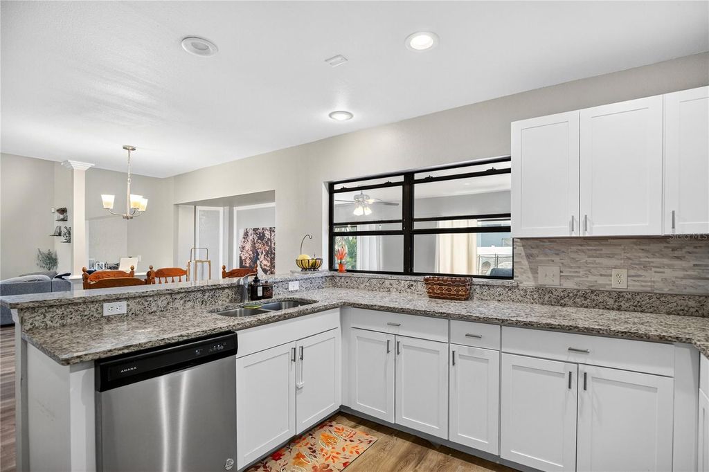 Image 13 of property listing at 13691 CRYSTAL RIVER DRIVE, Orlando, FL 32828