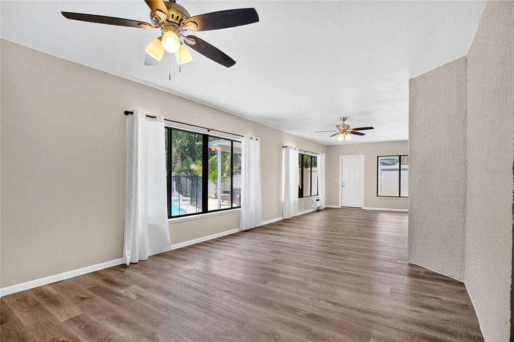 Image 27 of property listing at 13691 CRYSTAL RIVER DRIVE, Orlando, FL 32828