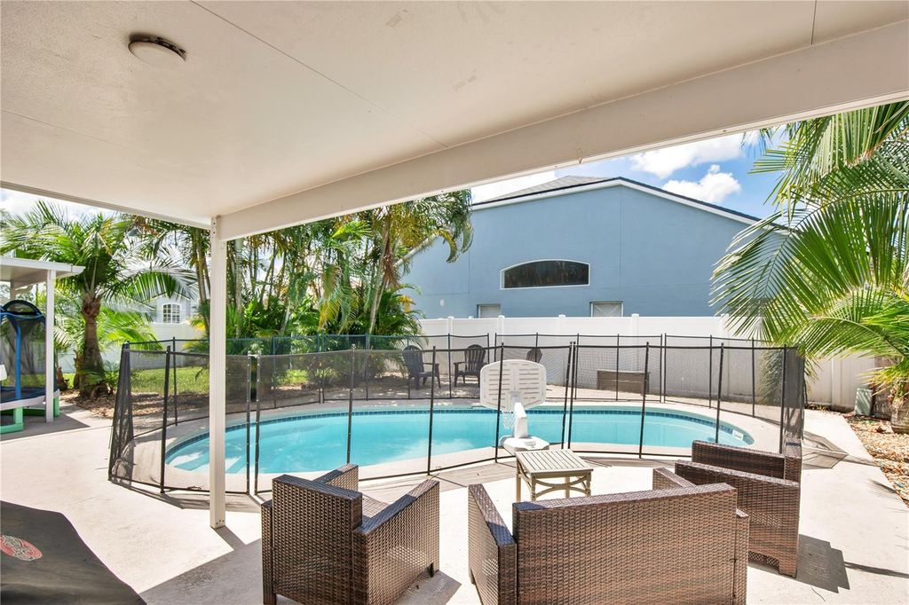 Image 28 of property listing at 13691 CRYSTAL RIVER DRIVE, Orlando, FL 32828