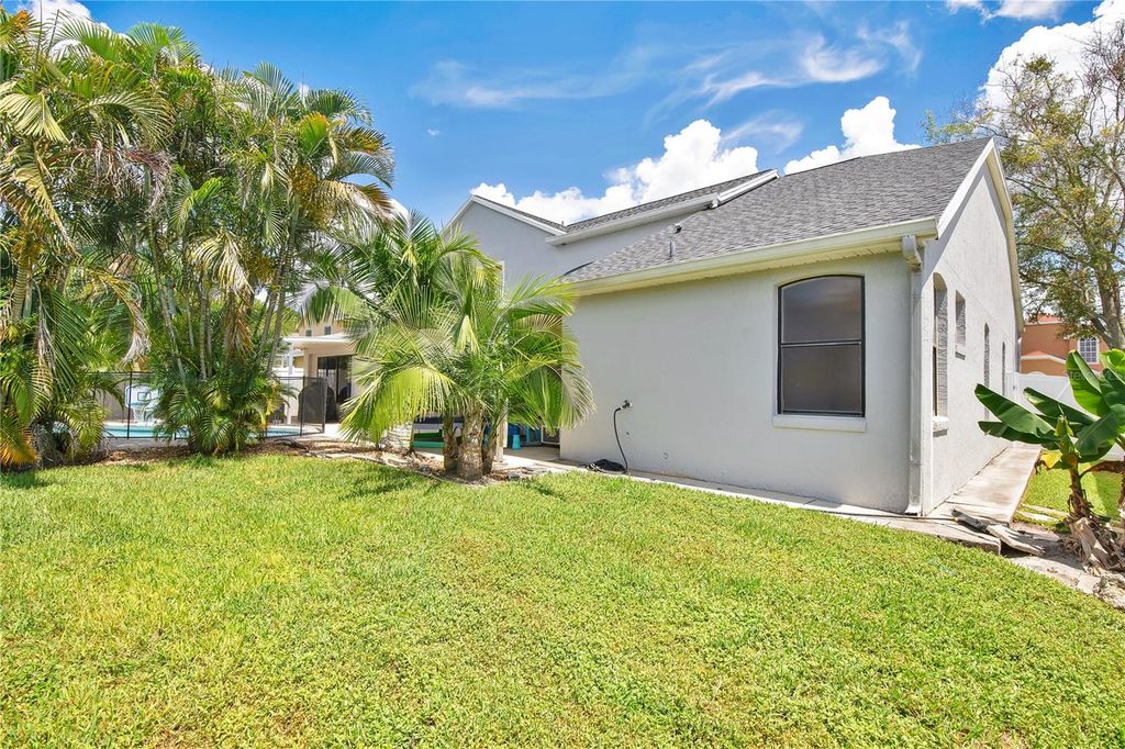 Image 33 of property listing at 13691 CRYSTAL RIVER DRIVE, Orlando, FL 32828