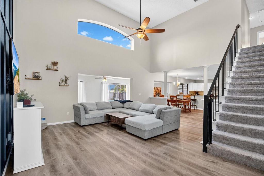 Image 7 of property listing at 13691 CRYSTAL RIVER DRIVE, Orlando, FL 32828