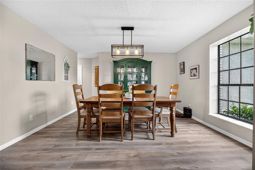 Image 9 of property listing at 13691 CRYSTAL RIVER DRIVE, Orlando, FL 32828