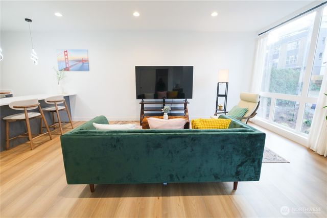 8524 23rd Avenue NE, Seattle, WA 98115