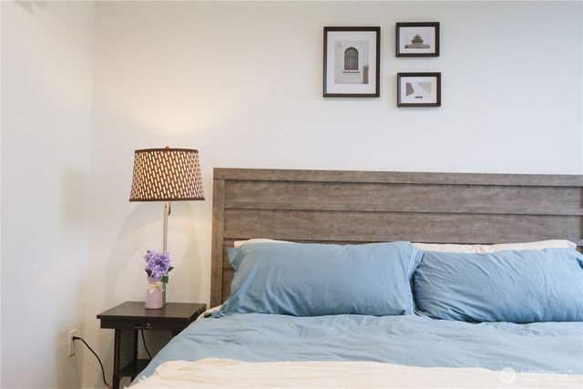 8524 23rd Avenue NE, Seattle, WA 98115