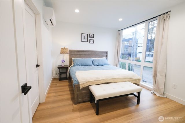 8524 23rd Avenue NE, Seattle, WA 98115