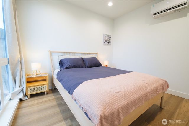 8524 23rd Avenue NE, Seattle, WA 98115