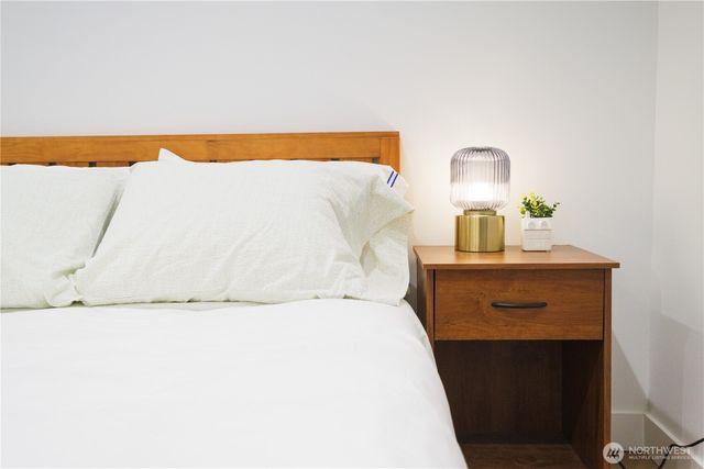 8524 23rd Avenue NE, Seattle, WA 98115