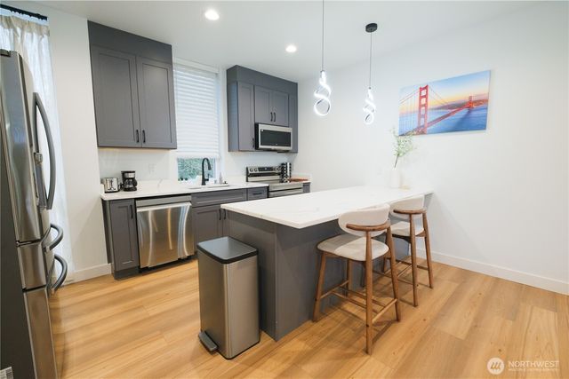 8524 23rd Avenue NE, Seattle, WA 98115