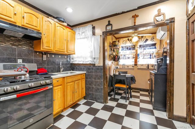 156-08 109th Avenue, Jamaica, NY 11433