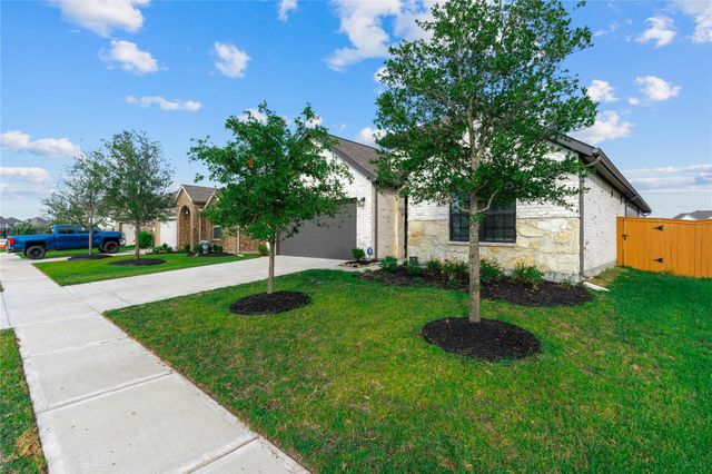 8654 Flamingo Bay Lane, Cypress, TX 77433