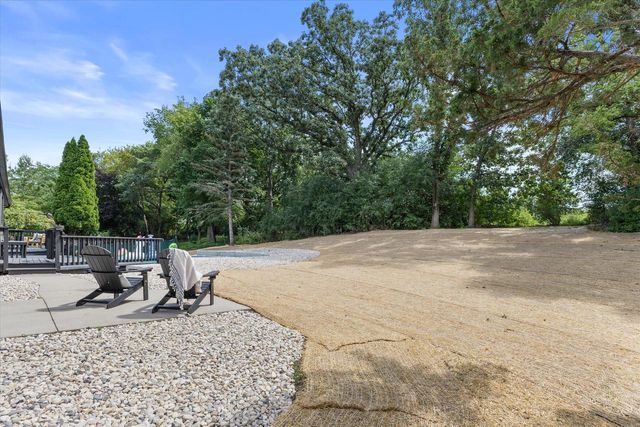 727 Browning CIRCLE, Oconomowoc, WI 53066