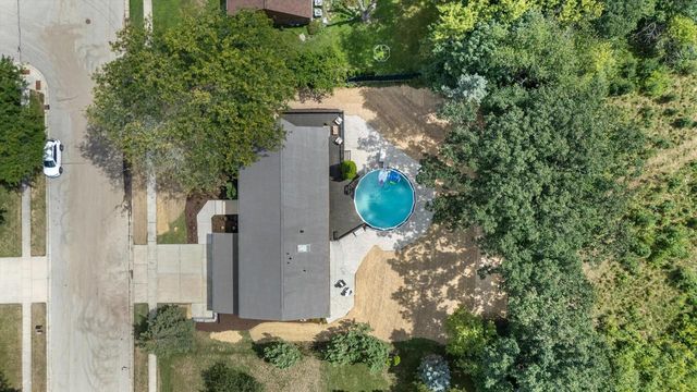 727 Browning CIRCLE, Oconomowoc, WI 53066