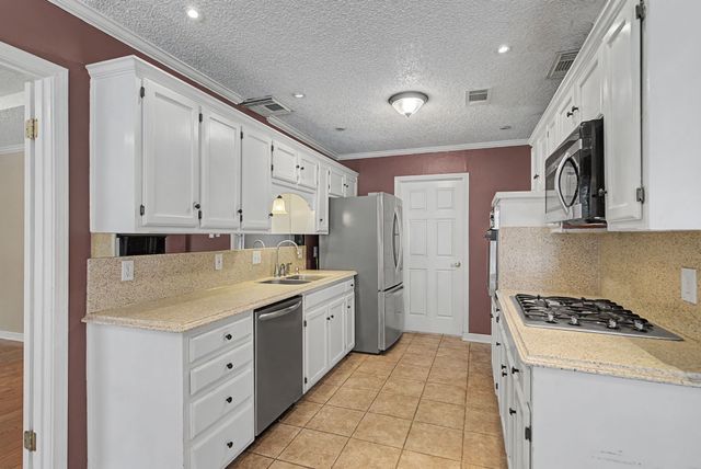 1213 Olmos Creek Place, Denton, TX 76205