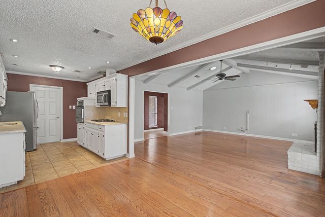 1213 Olmos Creek Place, Denton, TX 76205