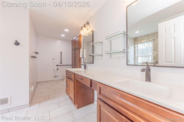 39836 Eagle Trace Drive, Northville Township, MI 48168