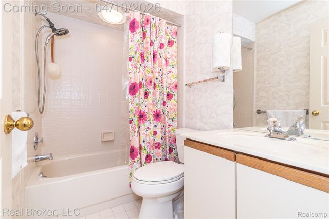 39836 Eagle Trace Drive, Northville Township, MI 48168