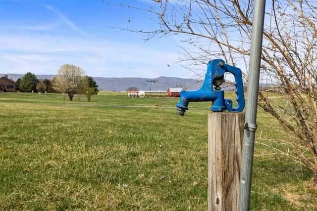 2143 MILL CREEK RD, Luray, VA 22835