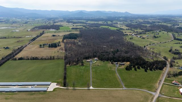 2143 MILL CREEK RD, Luray, VA 22835