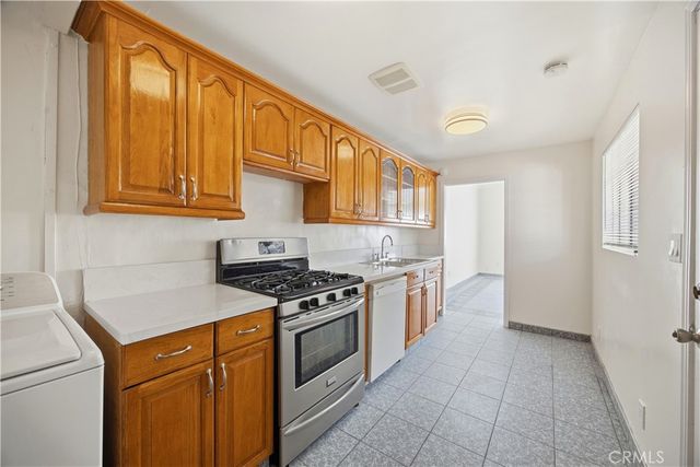 653 N Raywood, Montebello, CA 90640