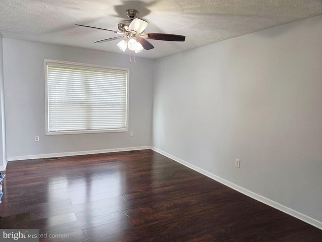 421 LONGVIEW AVE, Winchester, VA 22601