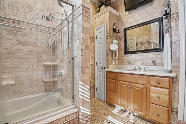 9 Oldfield Court, Garnerville, NY 10923