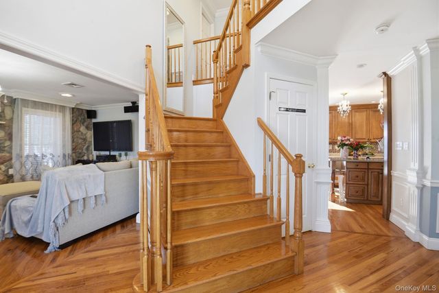 9 Oldfield Court, Garnerville, NY 10923