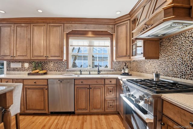 9 Oldfield Court, Garnerville, NY 10923